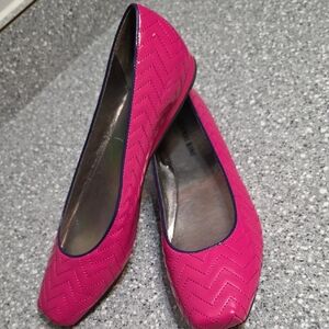 Gianni Bini Pink Chevron Flats